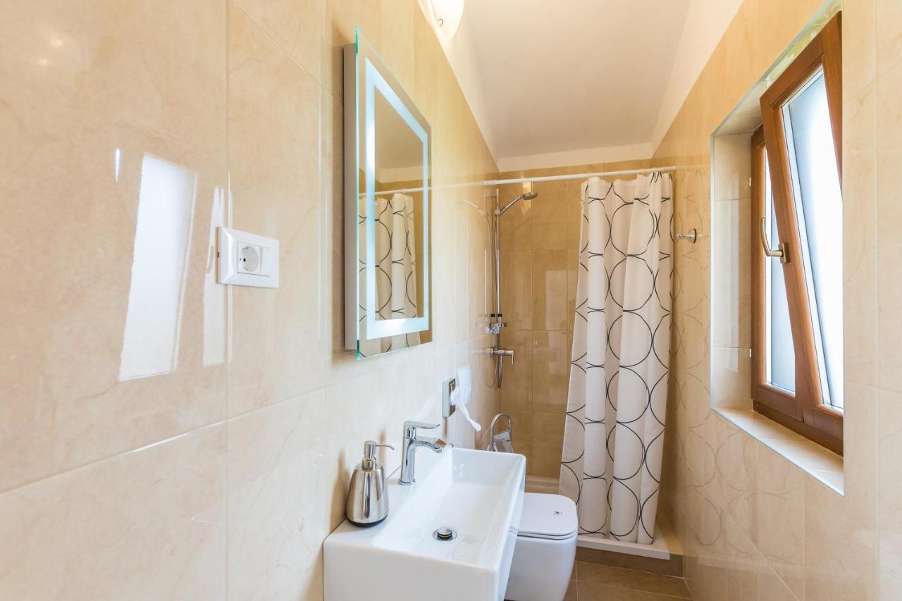 Villa Vignola Kavran Buitenkant foto
